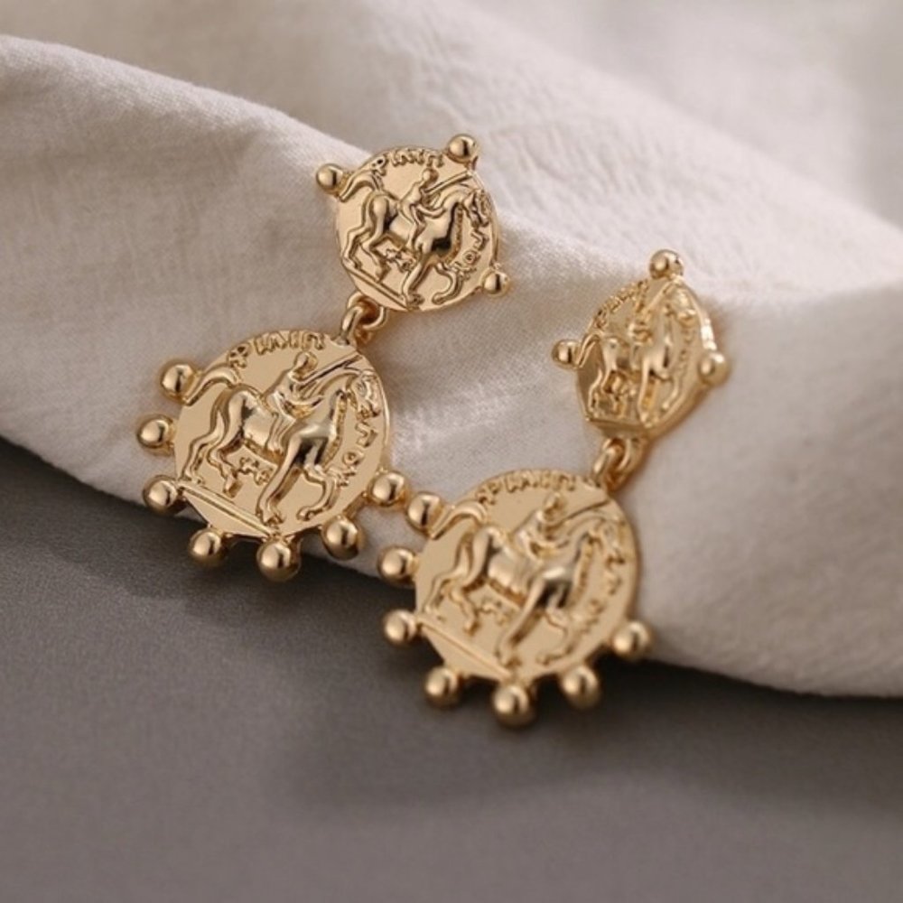 Earrings Pierced Roman Coin Cabochon Gold Tone Chandelier